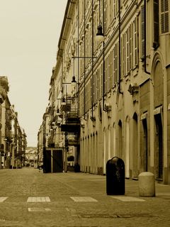 Pestaggi omofobici a Torino, tra i rom c’è chi reagisce