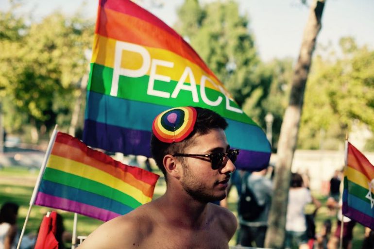 lgbt in una marcia per la pace a gerusalemme