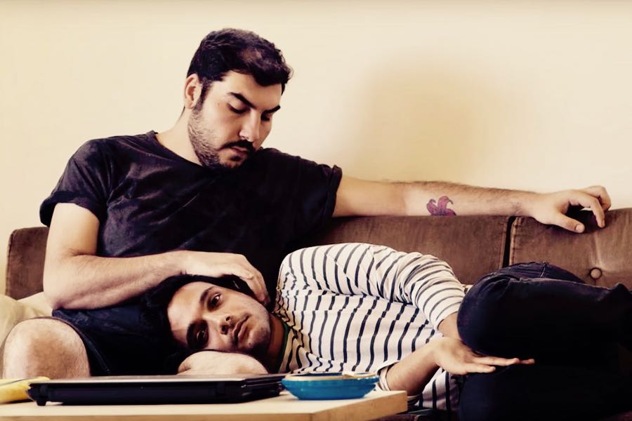 scena del film oriented di jake witzenfeld