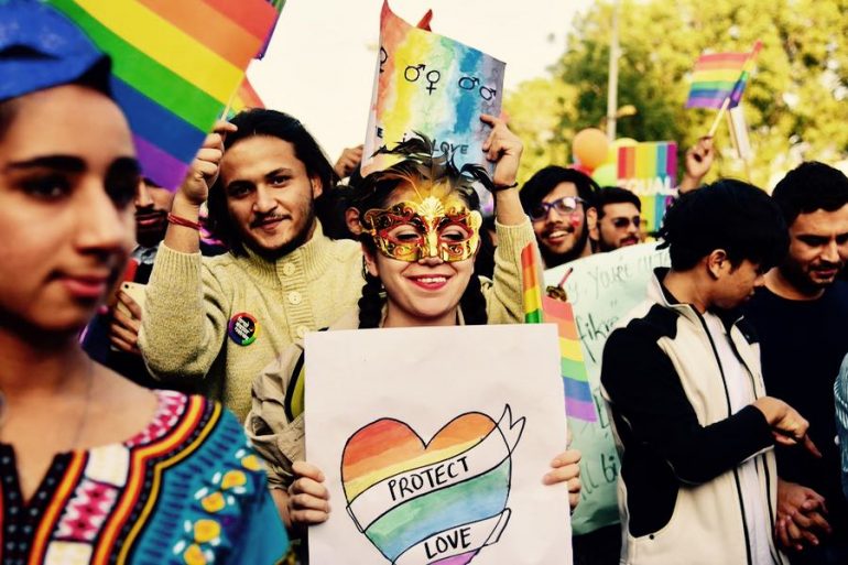 manifestazione per i diritti lgbt in india