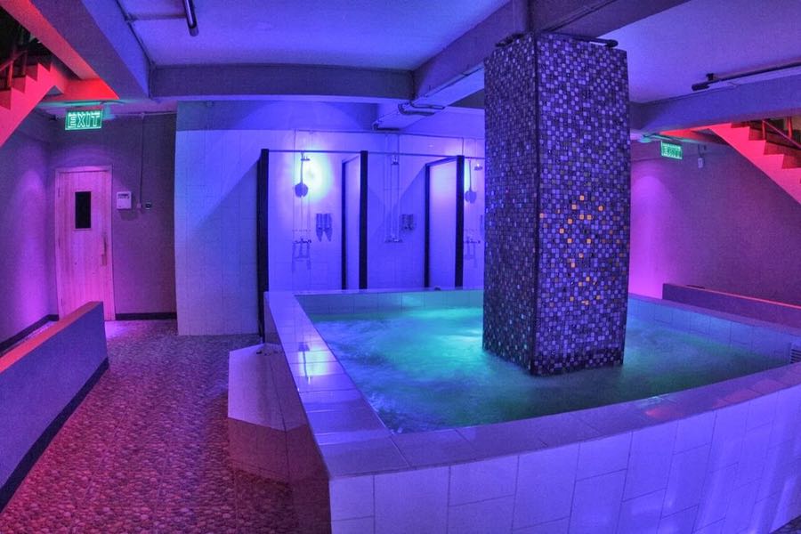 sauna T1 di Jakarta dove arresto di massa di gay