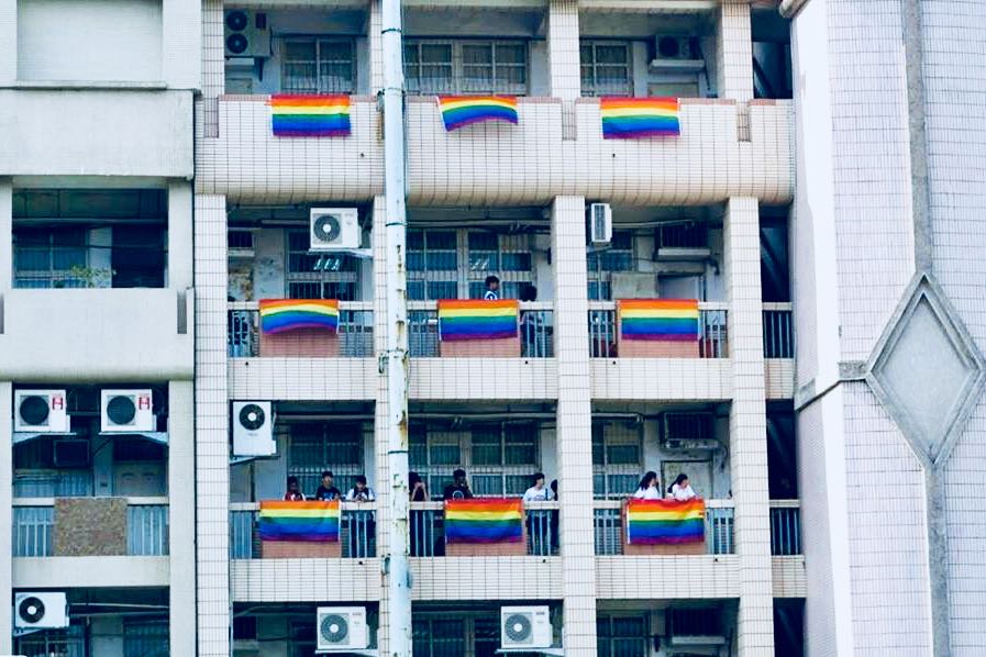bandiere arcobaleno al liceo di kaohsiung