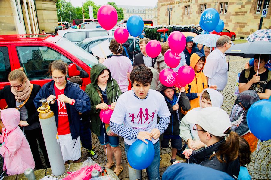 manifestazione antigender a stuttgart germania