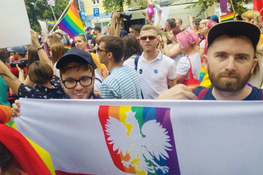 aquila polonia arcobaleno