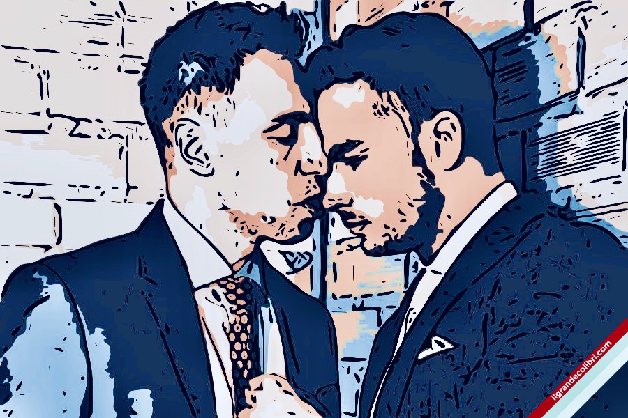 bacio gay impiegati ufficio